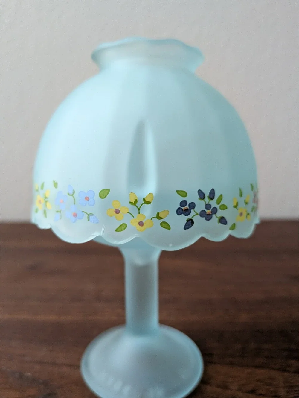 Vtg Frosted Blue Floral Pedestal Scallped Fairy Lamp Made lnTaiwan Cottagecore